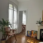 White * Parigi